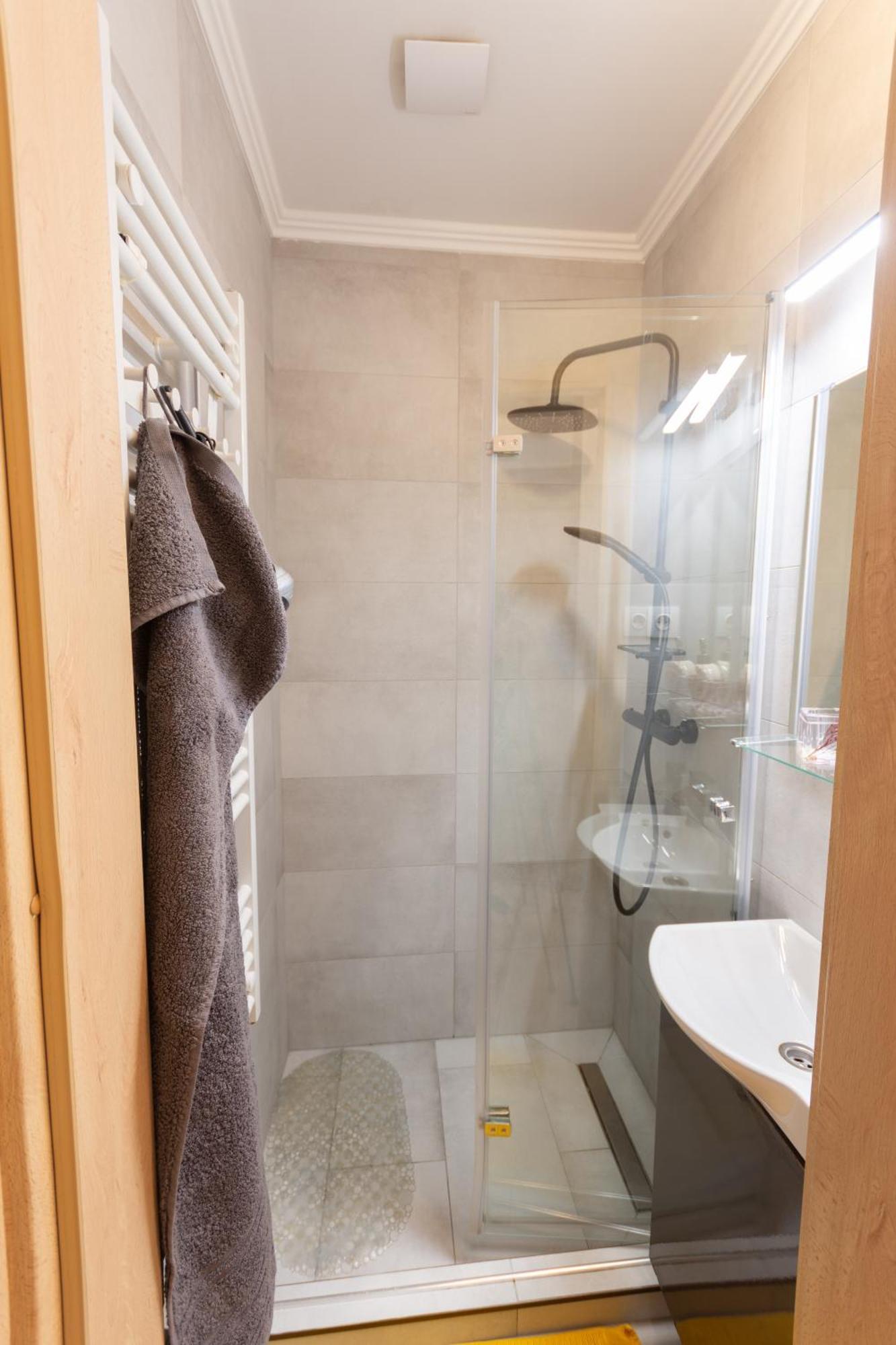 Quiet Rooms In The Bustling City Center Budapest Extérieur photo